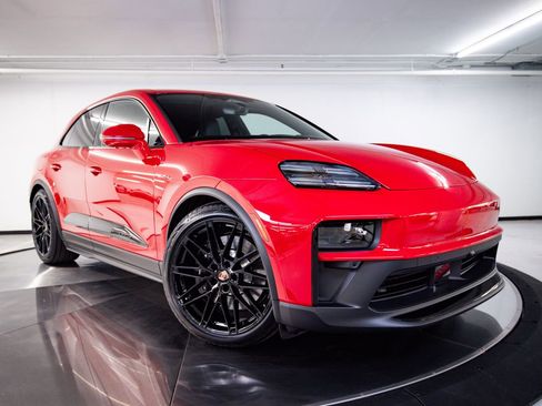 New 2026 Porsche Macan GTS Electric image 9