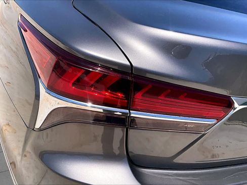 Used 2018 Lexus LS 500 w/ Luxury Package RWD image 27