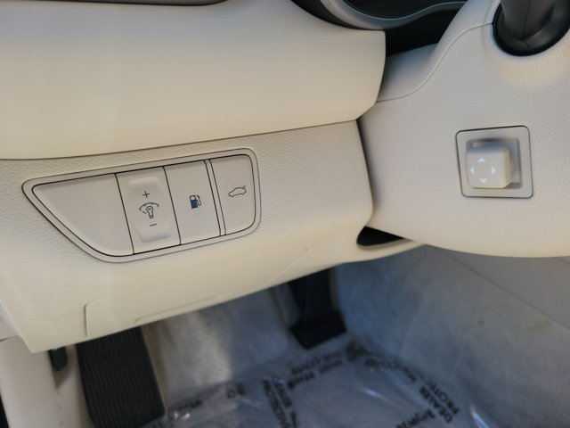 Certified 2026 Genesis G70 2.5T Prestige RWD image 20