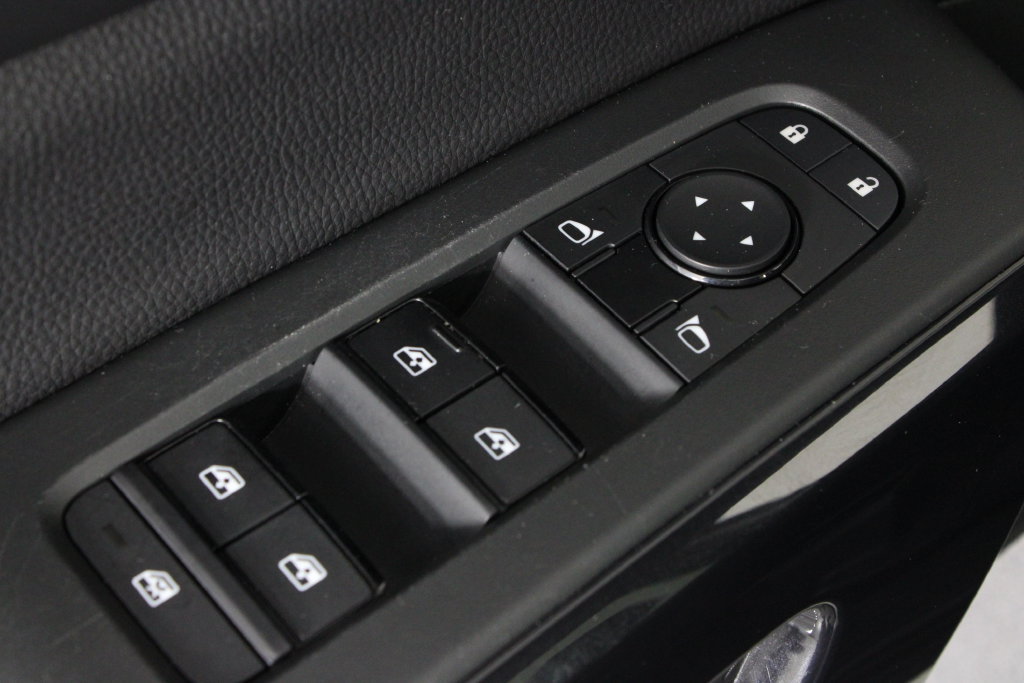 Certified 2024 Nissan Pathfinder SV FWD image 23