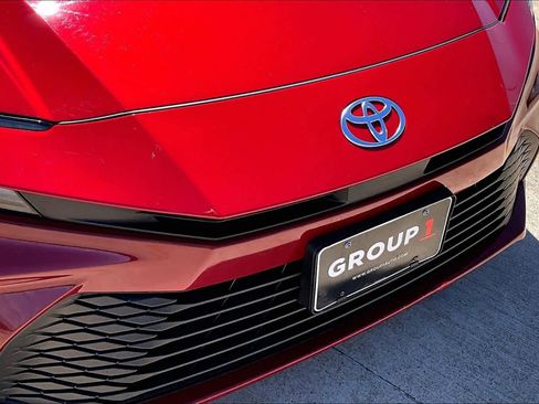 Used 2025 Toyota Camry LE image 30