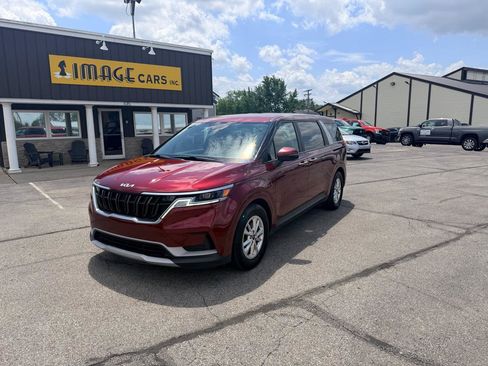 Used 2022 Kia Carnival LX FWD image 2