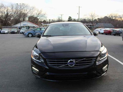 Used 2017 Volvo S60 T5 Dynamic w/ Vision Package image 2
