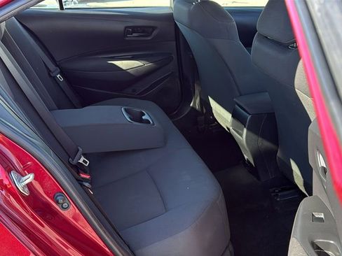 Used 2022 Toyota Corolla LE image 12