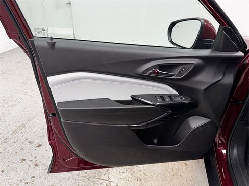New 2025 Chevrolet Trax LT w/ Driver Confidence Package image 9