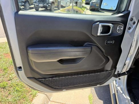Used 2024 Jeep Wrangler Unlimited Sport AWD/4WD image 33