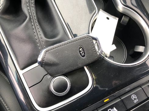 Used 2019 Kia Stinger image 29