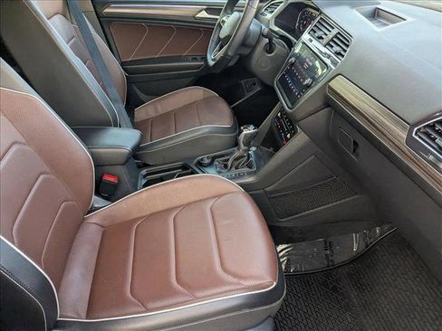 Used 2022 Volkswagen Tiguan SEL R-Line image 22
