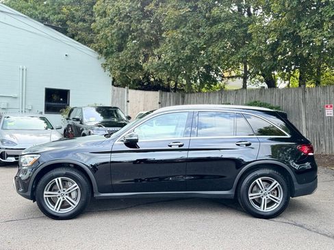 Used 2021 Mercedes-Benz GLC 300 4MATIC image 3