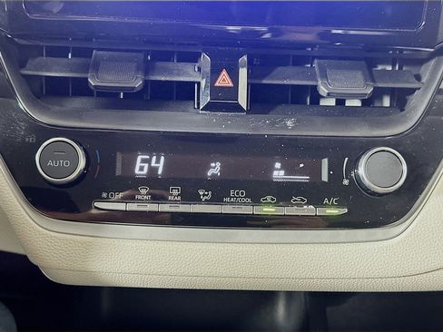 Used 2025 Toyota Corolla LE FWD image 23