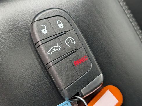 Used 2019 Dodge Durango R/T w/ Technology Group AWD/4WD image 33