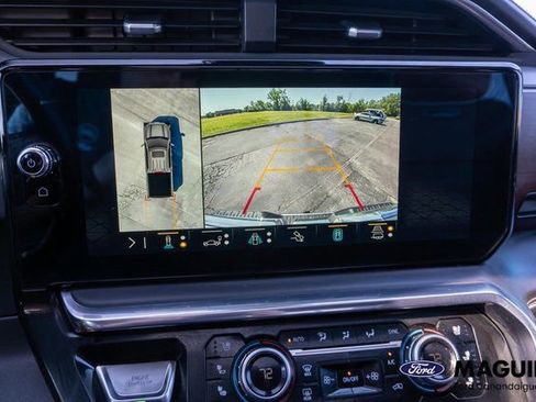 Used 2023 GMC Sierra 1500 Denali Ultimate AWD/4WD image 32