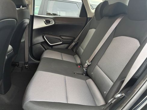 Used 2025 Kia Soul LX w/ LX Technology Package image 23