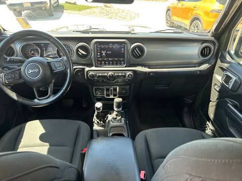 Certified 2021 Jeep Gladiator Sport AWD/4WD image 11