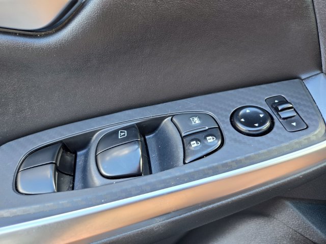 Used 2025 Nissan Sentra SR w/ SR Premium Package FWD image 37