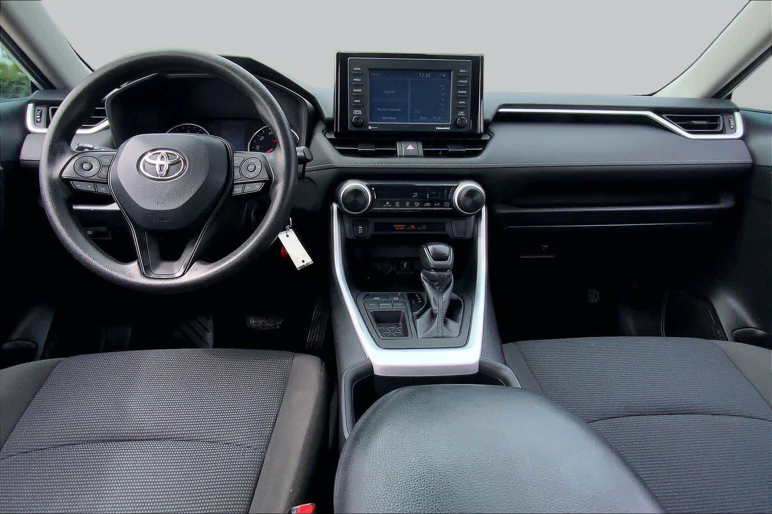 Used 2022 Toyota RAV4 LE FWD image 15