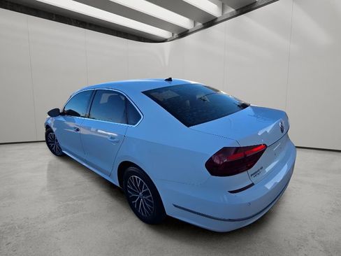 Used 2018 Volkswagen Passat 2.0T SE image 5