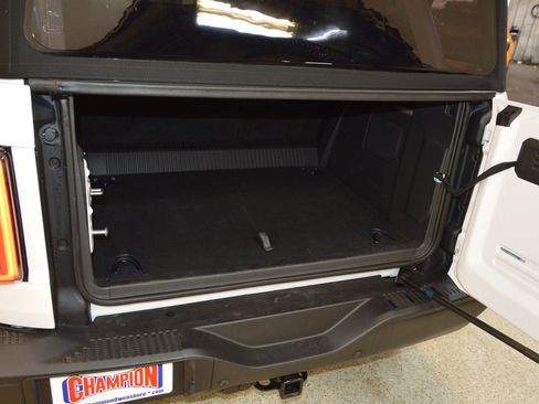 Used 2023 Ford Bronco Wildtrak image 13