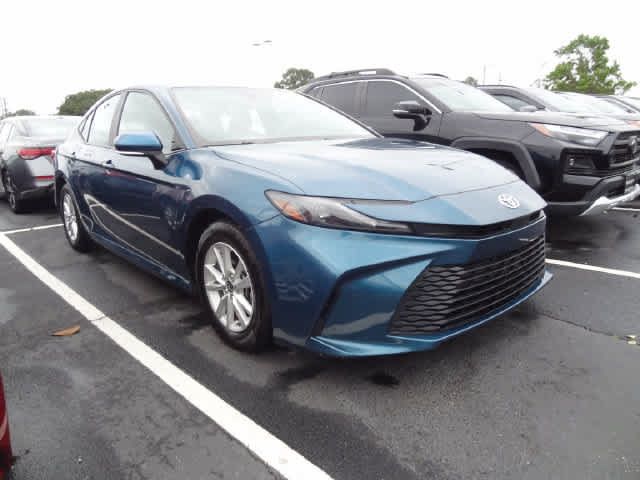 Used 2025 Toyota Camry LE FWD image 3