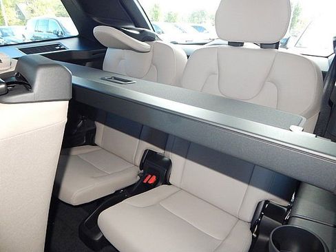 New 2026 Volvo XC90 B5 Plus image 13