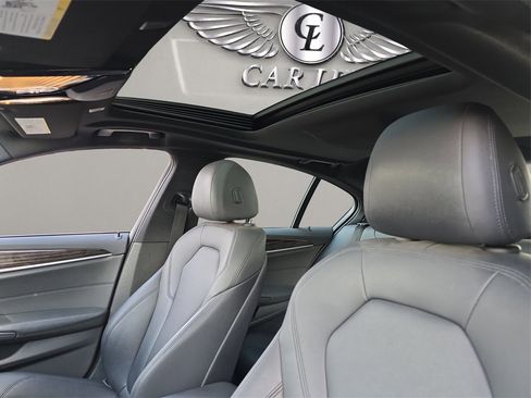 Used 2019 BMW 530i w/ Convenience Package image 21