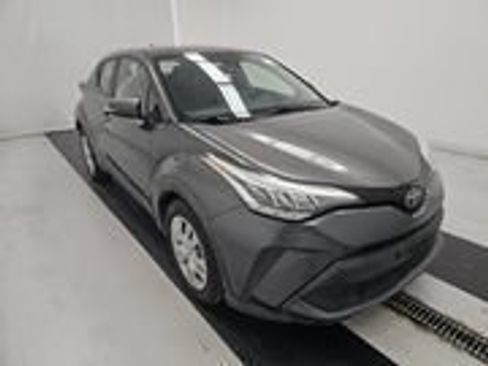 Used 2020 Toyota C-HR LE FWD image 3