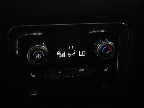 Used 2025 GMC Yukon XL Denali AWD/4WD image 20
