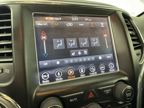 Used 2018 Jeep Grand Cherokee Overland AWD/4WD image 21