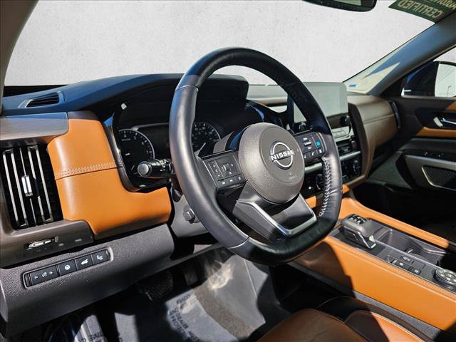 Used 2022 Nissan Pathfinder Platinum AWD/4WD image 25