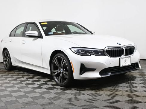 Used 2022 BMW 330i xDrive Sedan w/ Premium Package AWD/4WD image 9