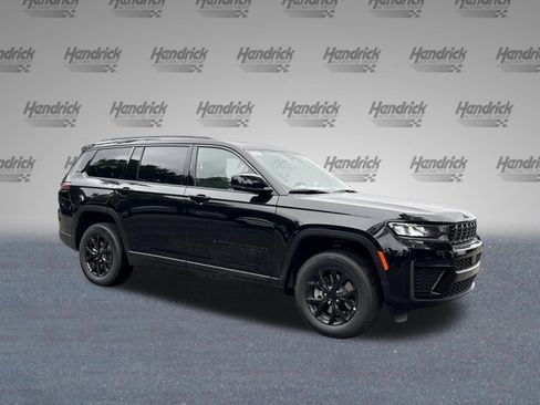 New 2026 Jeep Grand Cherokee L 4WD image 2