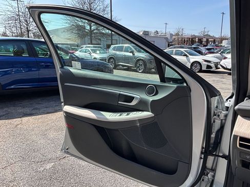 Used 2025 Hyundai Sonata SEL image 18