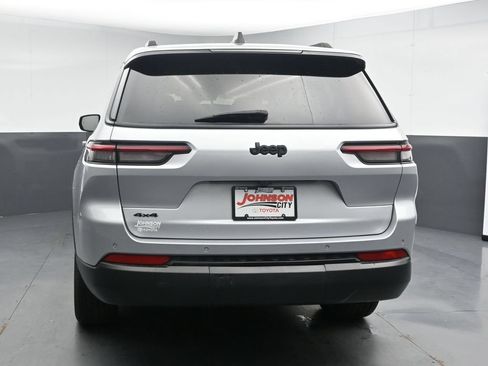 Used 2024 Jeep Grand Cherokee L Laredo AWD/4WD image 7