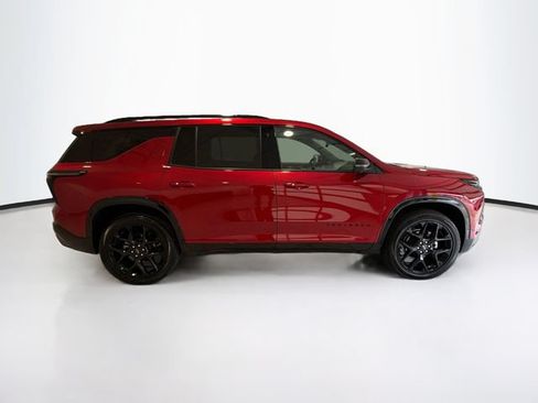 Used 2025 Chevrolet Traverse RS AWD/4WD image 8