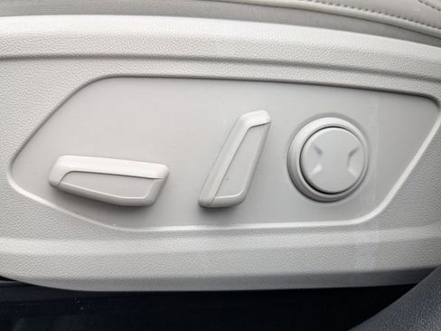Certified 2025 Kia Sorento EX w/ EX Panoramic Sunroof Package FWD image 22