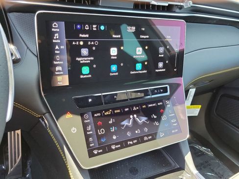 New 2024 Maserati Grecale Trofeo image 8