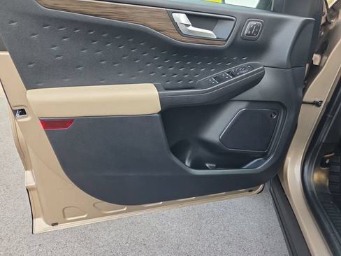Used 2020 Ford Escape Titanium AWD/4WD image 12