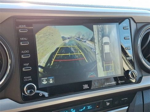 Used 2021 Toyota Tacoma Limited image 21