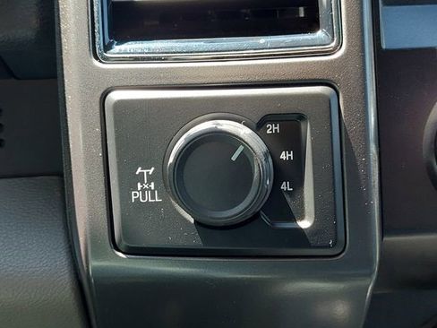 Used 2019 Ford F150 XLT w/ Equipment Group 302A Luxury AWD/4WD image 25
