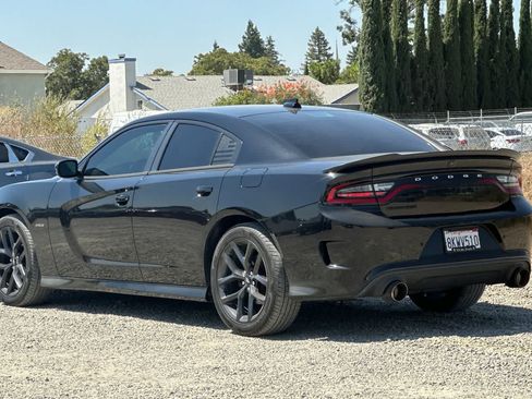 Used 2019 Dodge Charger R/T w/ Plus Group RWD image 7