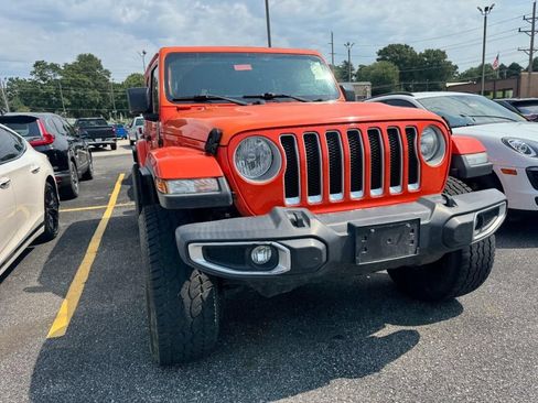 Used 2018 Jeep Wrangler Unlimited Sahara w/ Dual Top Group AWD/4WD image 2