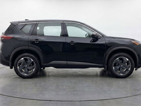 Used 2025 Nissan Rogue SV AWD/4WD image 11