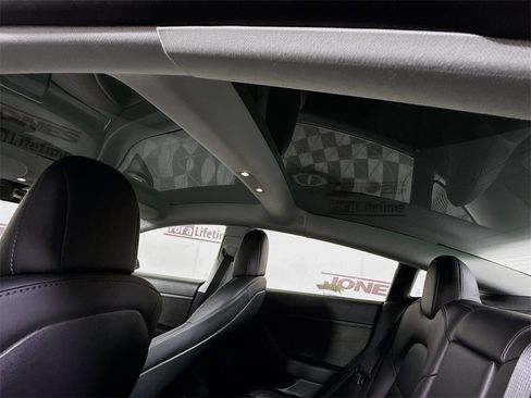 Used 2021 Tesla Model 3 Standard Range Plus image 11