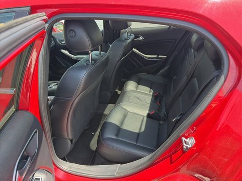 Used 2019 Mercedes-Benz GLA 250 4MATIC image 8