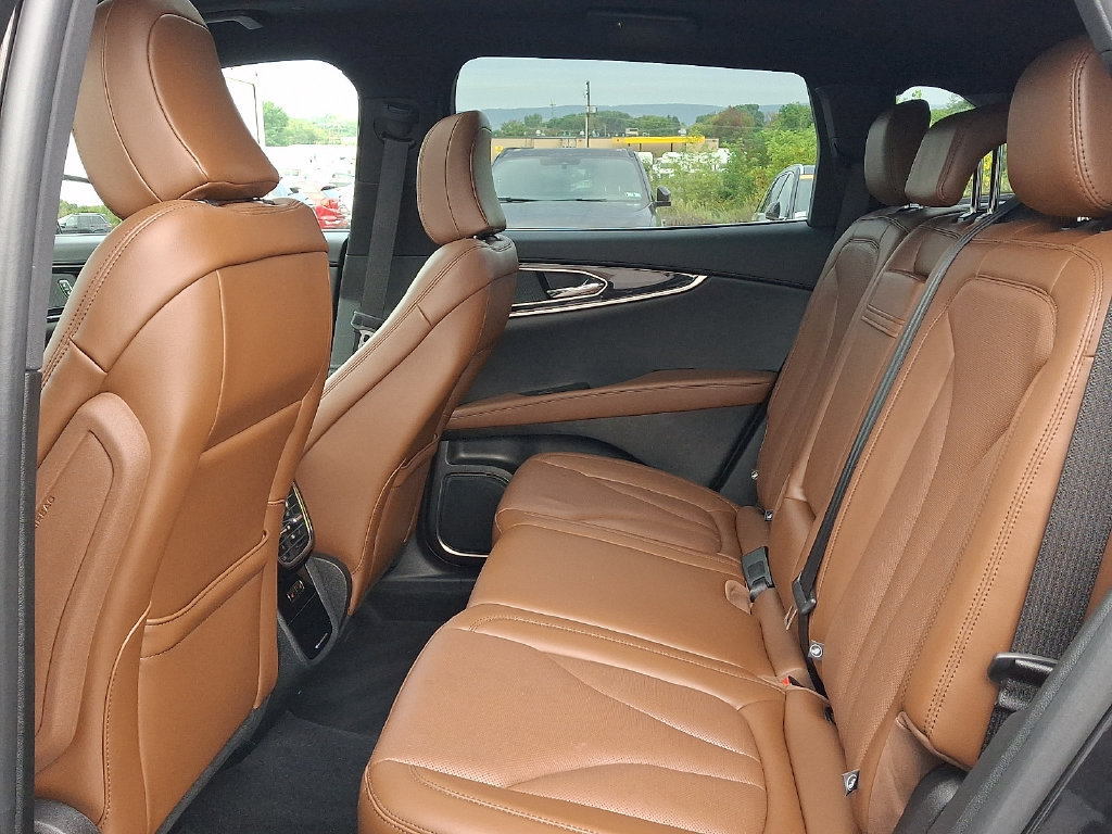 Certified 2022 Lincoln Nautilus Reserve AWD/4WD image 10