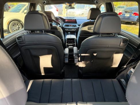 Used 2019 BMW X7 xDrive50i w/ M Sport Package image 9