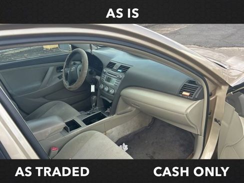 Used 2011 Toyota Camry LE image 23