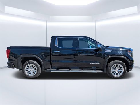 Used 2022 GMC Sierra 1500 Denali image 2