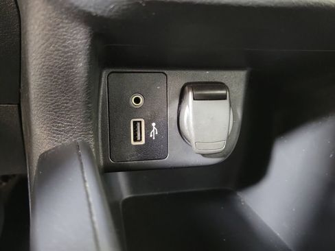 Used 2021 Nissan Versa SV FWD image 22