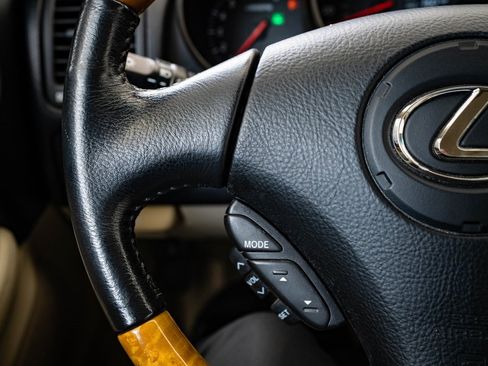 Used 2005 Lexus SC 430 Convertible image 21